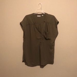 Short sleeve dress shirt